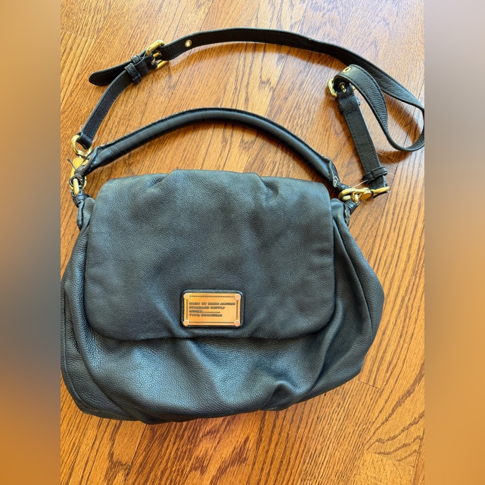 Marc by Marc Jacobs Natasha  Black Leather Shoulder Bag with Gold Plaque